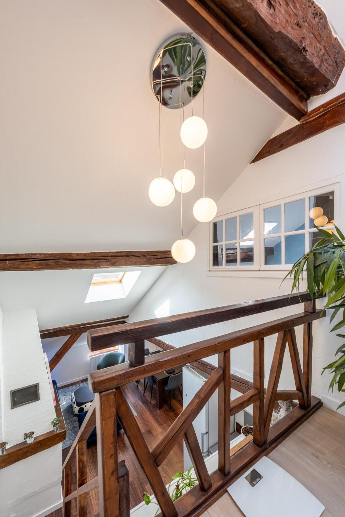 Sous Les Toits D'Annecy, Un Appartement Irresistible Pour 1 A 6 Personnes En Plein Coeur De Ville Luaran gambar