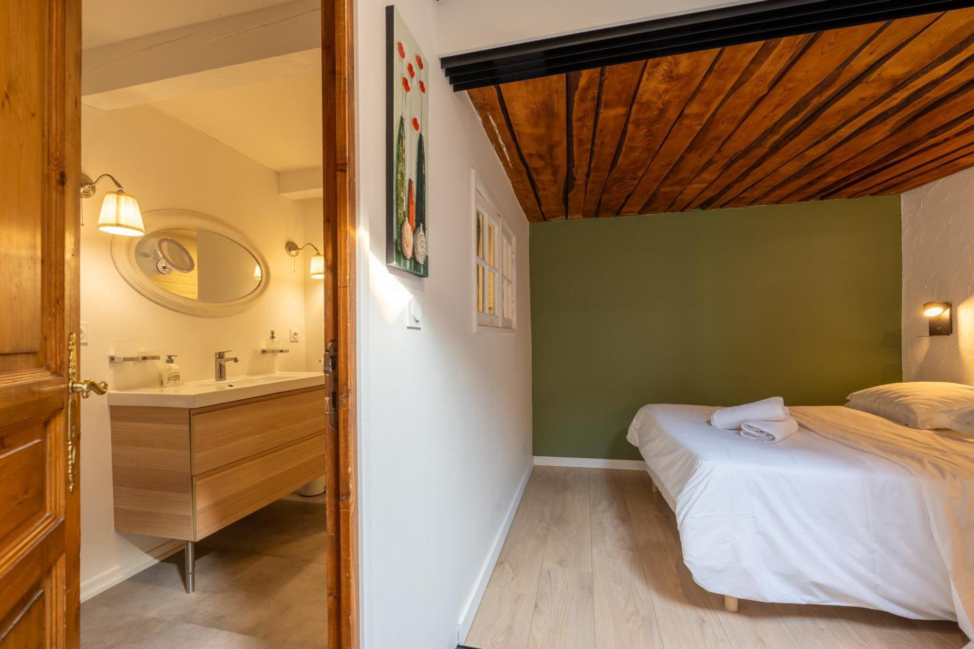Sous Les Toits D'Annecy, Un Appartement Irresistible Pour 1 A 6 Personnes En Plein Coeur De Ville Luaran gambar