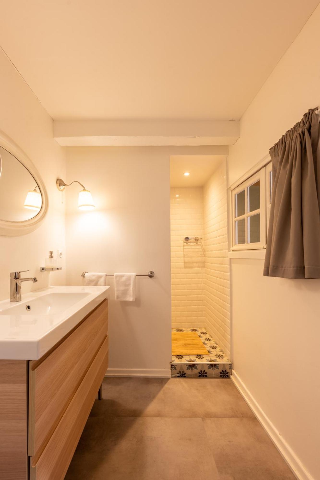 Sous Les Toits D'Annecy, Un Appartement Irresistible Pour 1 A 6 Personnes En Plein Coeur De Ville Luaran gambar