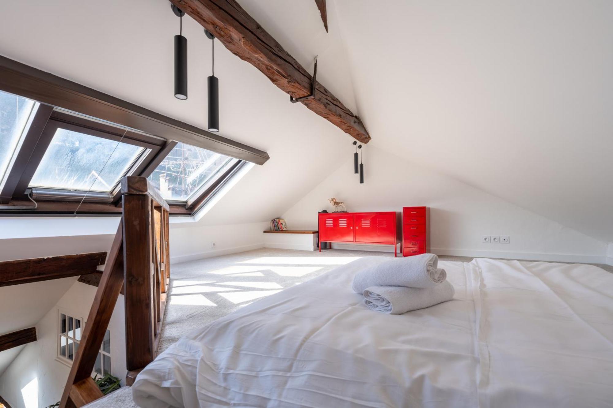 Sous Les Toits D'Annecy, Un Appartement Irresistible Pour 1 A 6 Personnes En Plein Coeur De Ville Luaran gambar