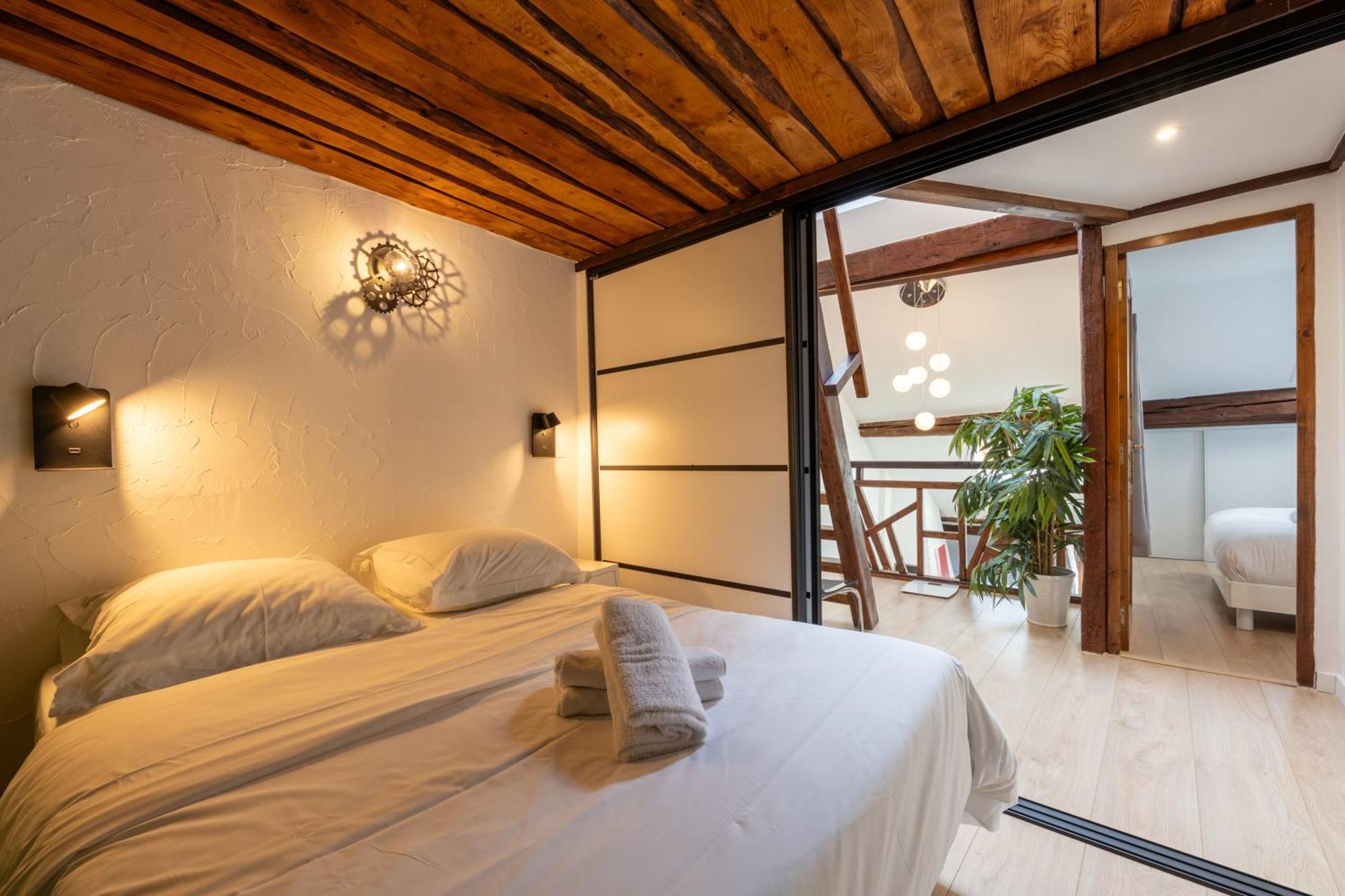 Sous Les Toits D'Annecy, Un Appartement Irresistible Pour 1 A 6 Personnes En Plein Coeur De Ville Luaran gambar