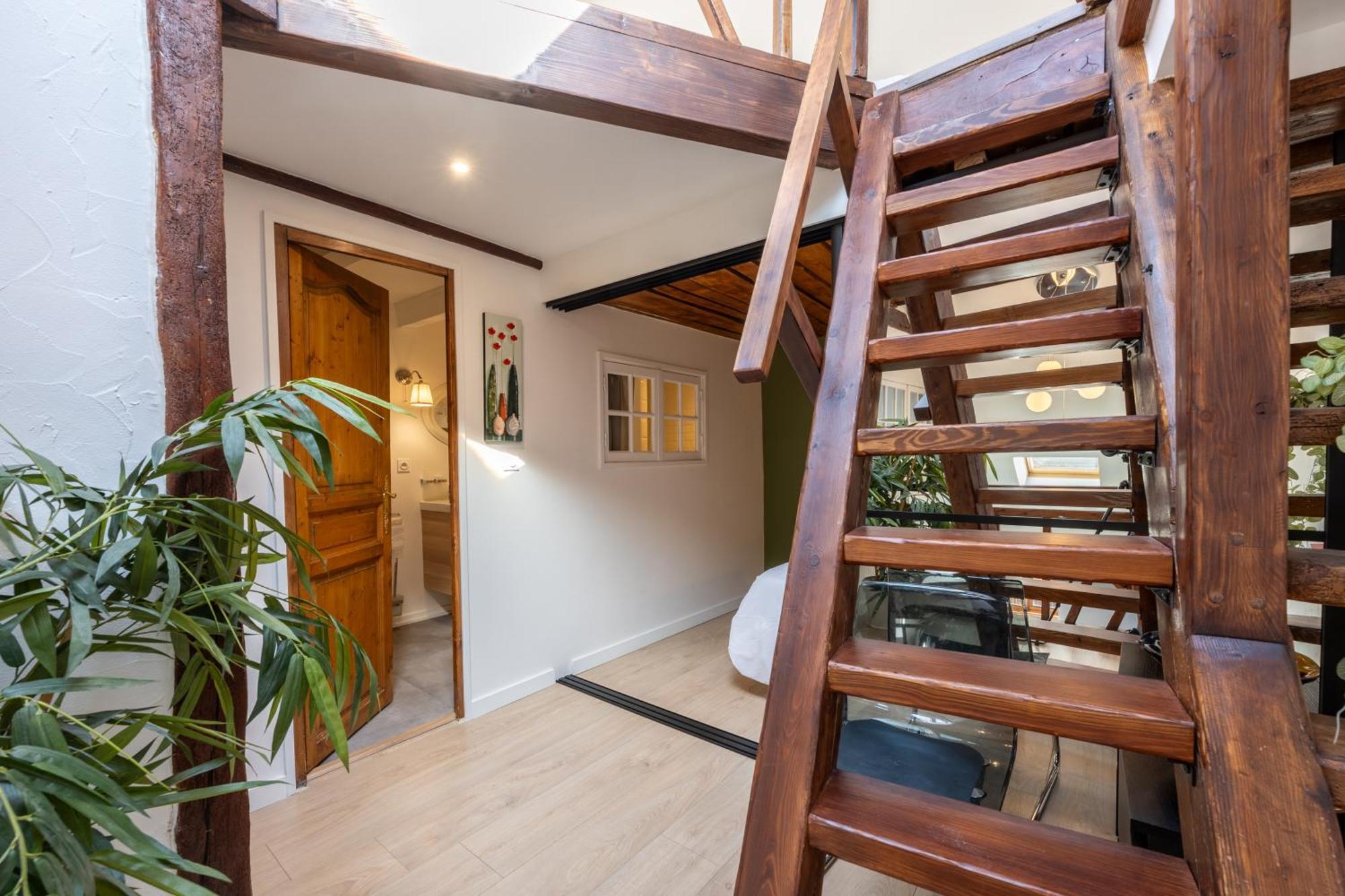 Sous Les Toits D'Annecy, Un Appartement Irresistible Pour 1 A 6 Personnes En Plein Coeur De Ville Luaran gambar
